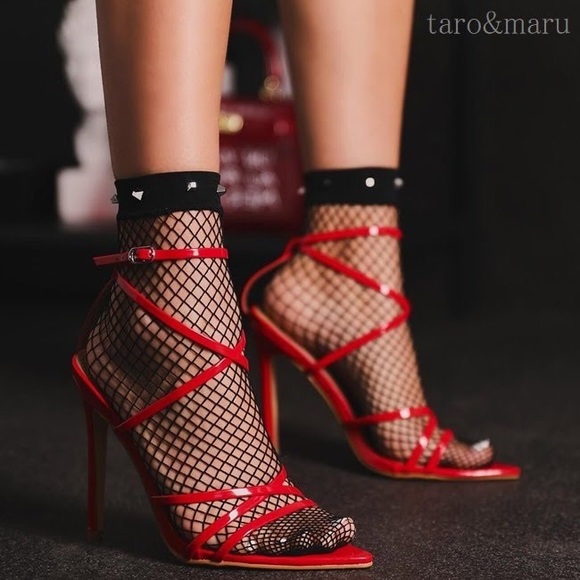 SEXY POINTY RED HEELS WITH STRINGS SIZE US-6 - Picture 5 of 6